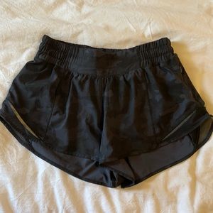 Lululemon hotty hot 2”